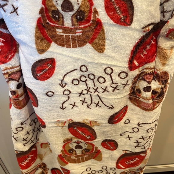 Fourth and Goal Football/Dog Throw/Blanket - Picture 3 of 3